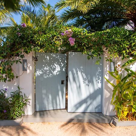Le Mandala Moris Guesthouse Pointe Aux Canonniers Гранд-Бэй Экстерьер фото