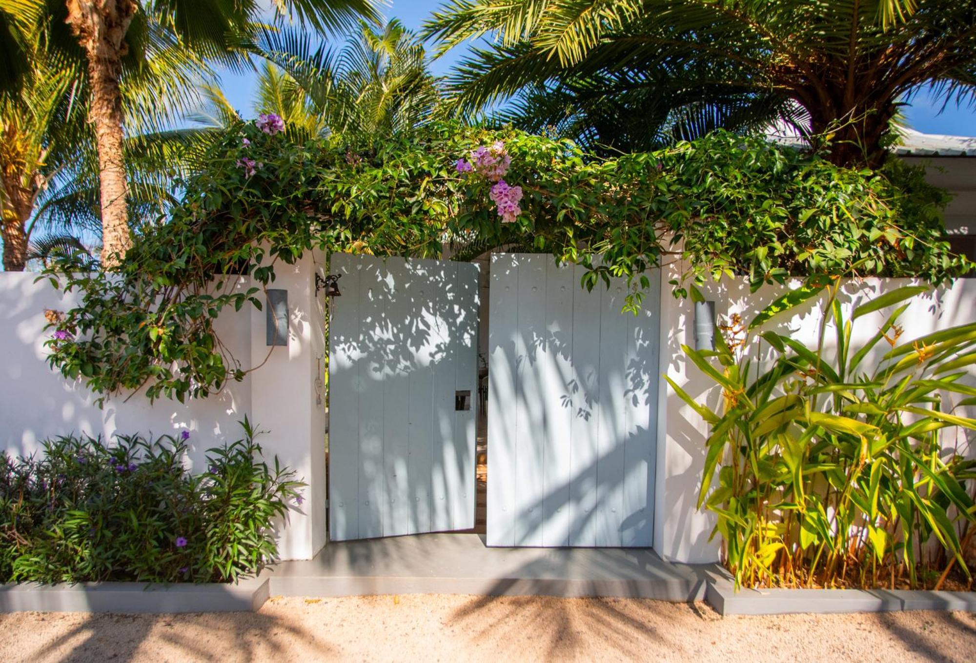 Le Mandala Moris Guesthouse Pointe Aux Canonniers Гранд-Бэй Экстерьер фото